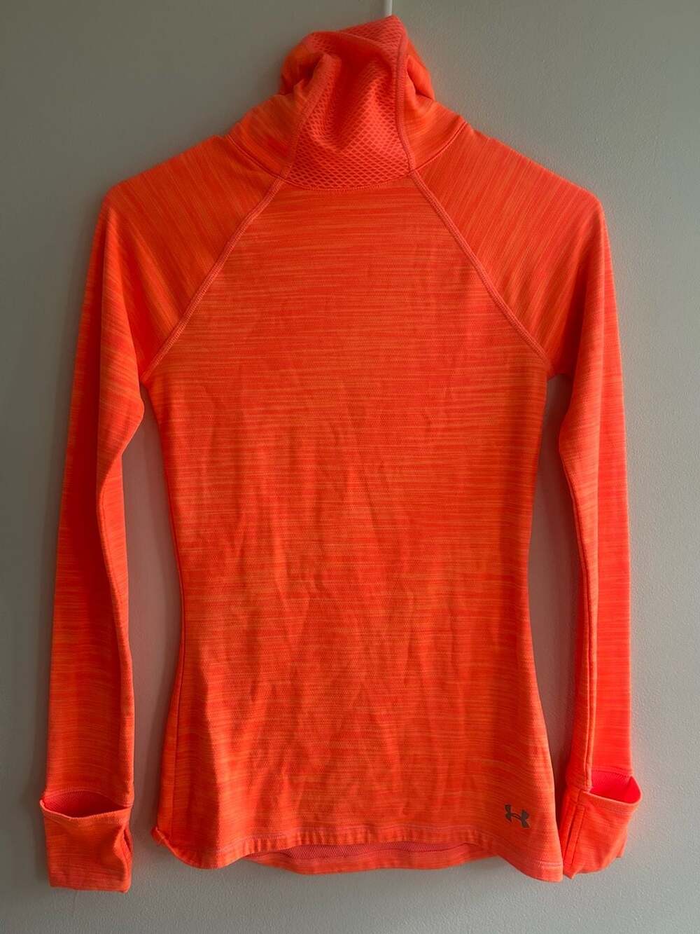 Under Armour Long Sleeve Athletic Top Size Small Orange Fitted